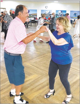 Dancers & Mixers Club