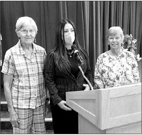 Woman’s Club recognizes LW Library