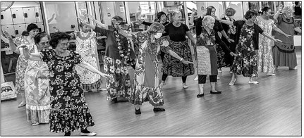 Hula dancers practice outside in good weather
