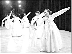 Korean Night displays beauty of community culture