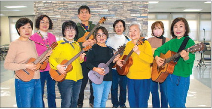 HAPPY UKULELE AND GUITAR COLLABORATION ….