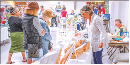 Spring Arts & Crafts Festival drew large crowd